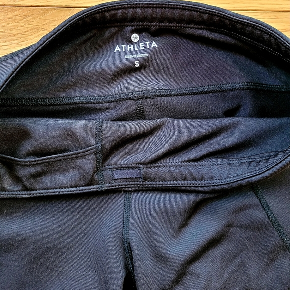 Athleta Black Aura Sonar Mesh Capri - Picture 5 of 5